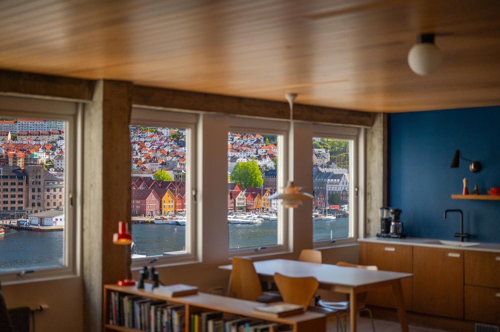 Unique Gem Overlooking The World Famous Bryggen Apartment *