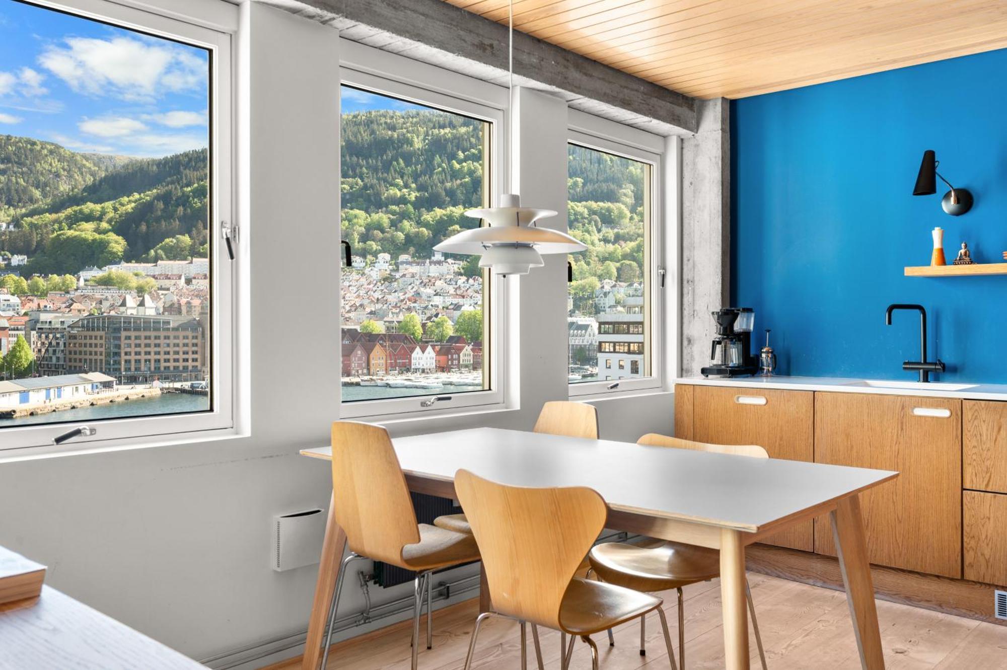 Unique Gem Overlooking The World Famous Bryggen Apartment