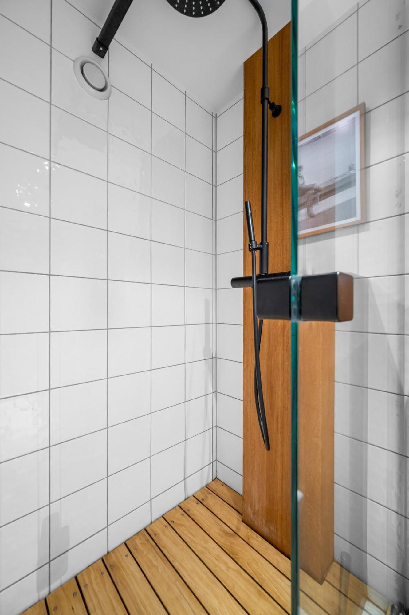 Unique Gem Overlooking The World Famous Bryggen Apartment